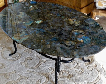 Ovaler Labradorit-Stein-Esstisch, handgefertigte Möbel, Kristall-Heilstein, Bauernhaus-Tischdekoration