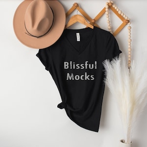 Bella Canvas 6405 T-shirt nera Mockup, Bella Canvas V-Neck Mockup, T-shirt Mockup, Hanging Mockup, 6405 Nero, Boho Mockup, 3005 Mockup