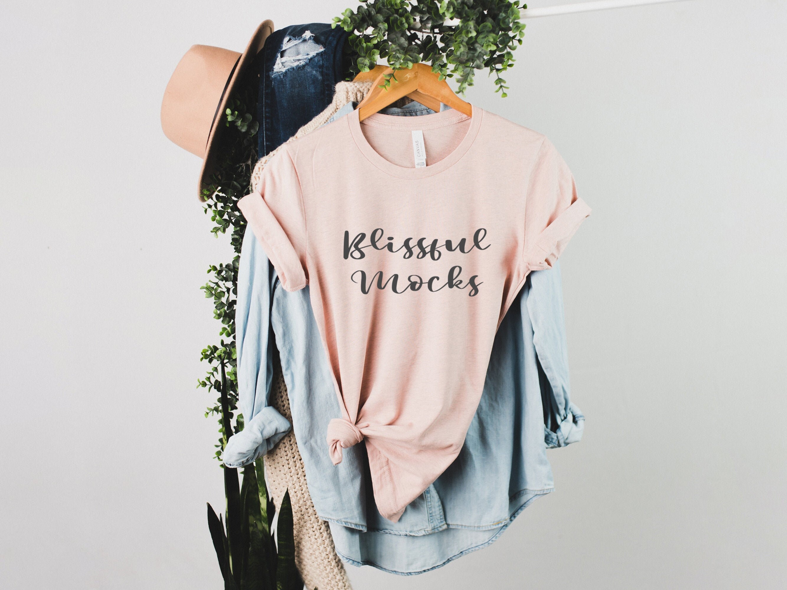Download Bella Canvas 3001 Heather Peach Prism camiseta Mockup ...