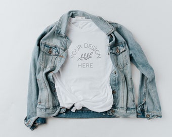 Maquette de t-shirt blanc en toile Bella avec veste en jean |  Maquette 3001 en toile Bella | Maquette de t-shirt blanc |  | Maquette simple à plat