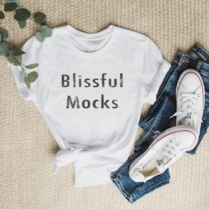 Bella Canvas 3001 mock-up | Bella canvas wit T-shirtmodel | Mockup wit T-shirt | Platliggend mock-up | Mockup gebonden T-shirt | Zalige spotten