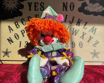 Musikalische Gruselige Clown Bewegliche Puppe | Herz | Positive Energie Spirit | Geisterpuppe | Aktive Spukpuppe