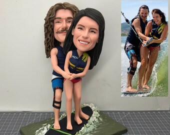 Figuras cabezonas personalizadas de parejas surfistas, figuras cabezonas personalizadas de surfistas de playa, regalos personalizados para amantes del surf, figuras cabezonas deportivas personalizadas