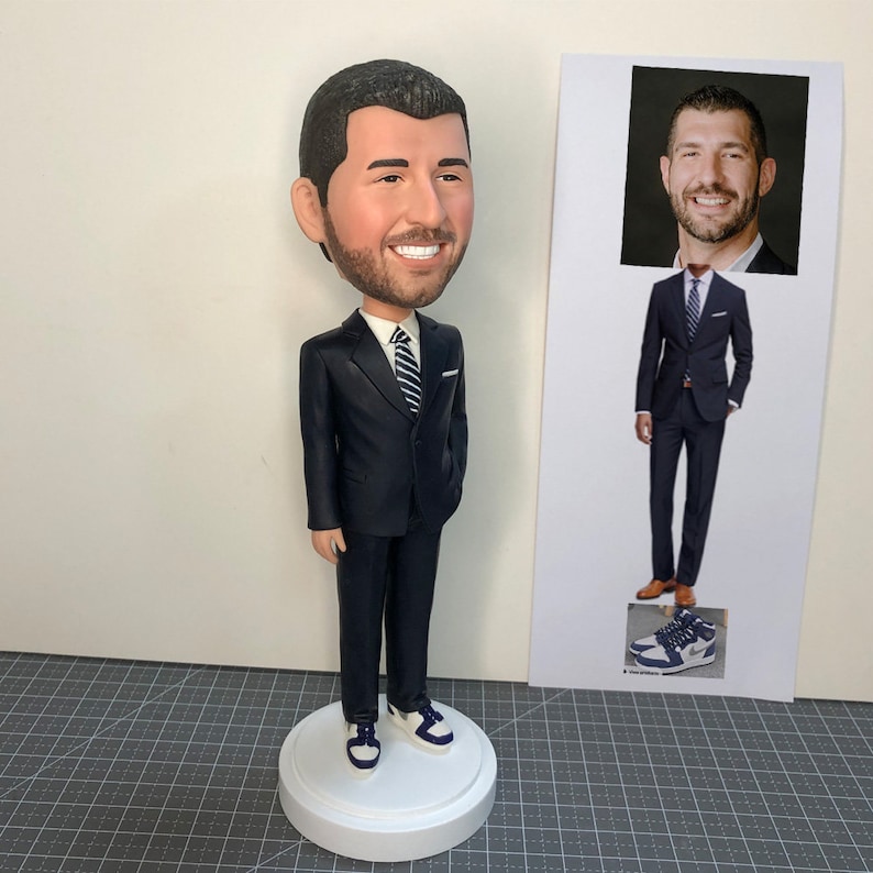 Custom Business Suit Man Bobbleheads, Personalized Gifts For Boss, Birthday Gift for Boss Male, Christmas Gifts For Your Boss Male image 2