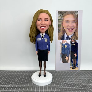 Benutzerdefinierte Freundin Bobbleheads, benutzerdefinierte Tochter Bobbleheads, benutzerdefinierte weibliche Figur, benutzerdefinierte Studenten Skulpturen Weihnachtsgeschenke, Geburtstagsgeschenk