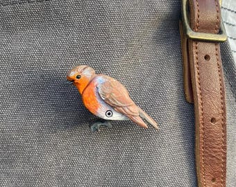 Robin Brooch, Brass and Wood Mechanical Bird Pin, Nature Lover Accessory, Antique Vintage Pin, Hand painted Gift for her, Christmas Gift.