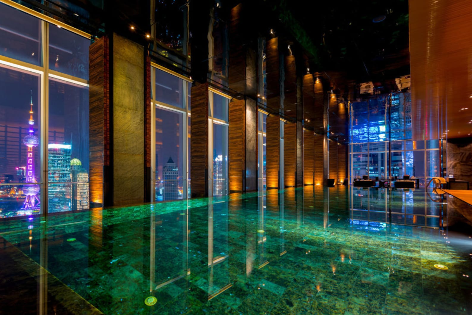 Отель в китае. Regent shanghai hotel pool. Бассейн в отеле luxury. Holiday inn shanghai pudong kangqiao», шанхай, китай. Отель пенинсула пекин.