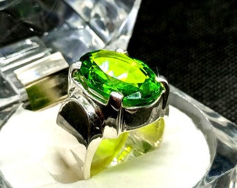 Very Beautiful GREEN PERIDOT in Handmade 925 Sterling Silver Ring.