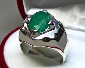 Glowing Emerald Treasure Ring: Exquisite Swat Gemstone 925 Sterling Silver, Perfect for Christmas Gift or Wedding Ring.
