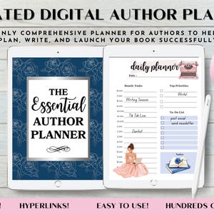 Könnte beinhalten: Digitaler Autorenplaner auf zwei Tablets. Ein Tablet zeigt ein marineblaues Blumendesign mit dem Text "The Essential Author Planner". Das andere zeigt ein Tagesplaner-Layout mit einer Schreibmaschinen-Grafik und einem Stift.