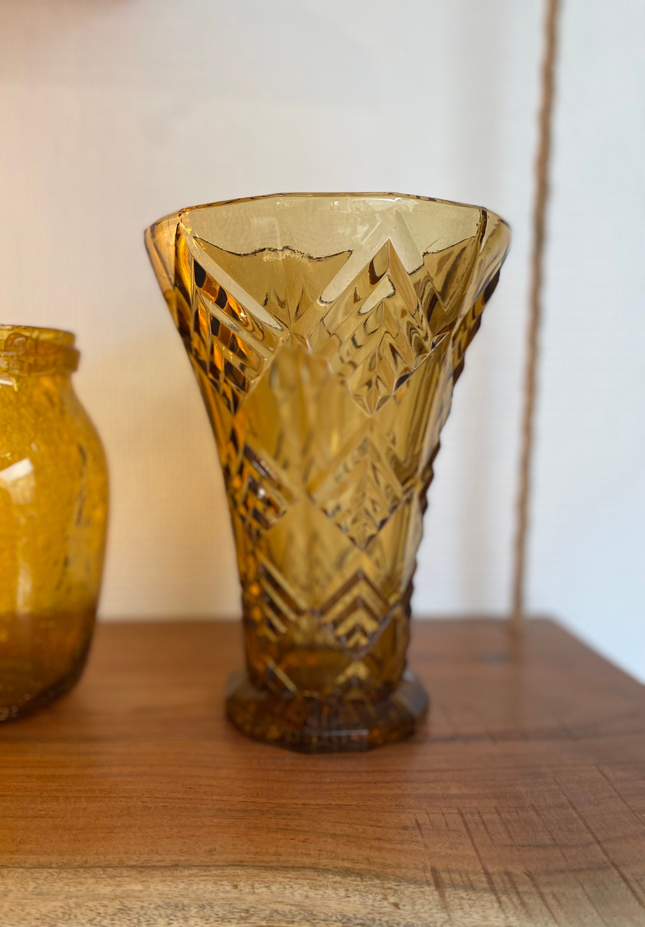 Vase Art Deco Ancien en Verre Ambré