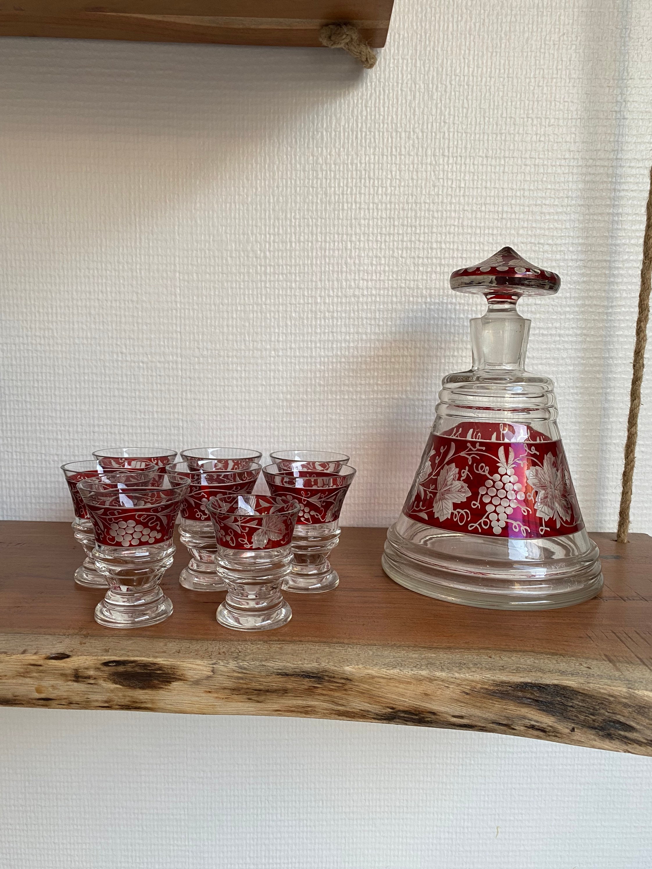 Ensemble Carafe à Liqueur en Cristal Taillé Rouge et Ses Verres Assortis