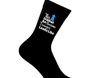 Chaussettes Voici à quoi ressemble une adolescente géniale, Cadeau pour adolescent, Cadeau pour enfant, Cadeau pour elle, Cadeau pour lui, Chaussettes avec mots