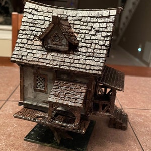 Baba Yaga&#39;s Hut or Baba Lysaga&#39;s (28 mm scale) for Fantasy Gaming