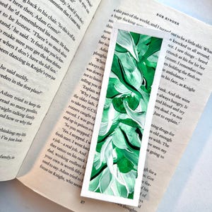 Green Painted Bookmark: Handmade Acrylic Art Paper