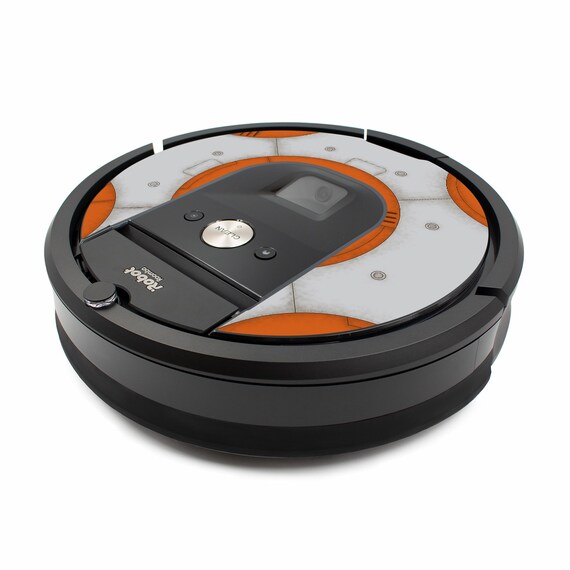 Un robot aspirateur Roomba filme une femme aux toilettes, les