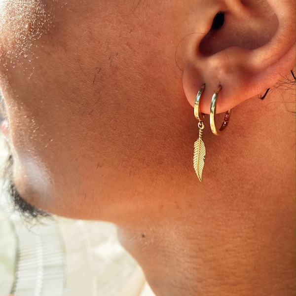 14k Solid Gold Feather Earring voor mannen, Huggie Hoop, Forest Feather, Eagle Feather Earring voor man, cadeau voor hem