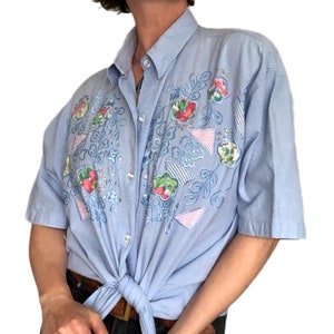 Camicetta ricamata in denim blu vintage anni &#39;90