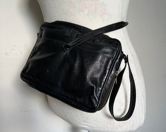 Vintage travel bag pouch wallet document carrier holder black leather handbag adjustable straps 1950s 1960s globetrotter