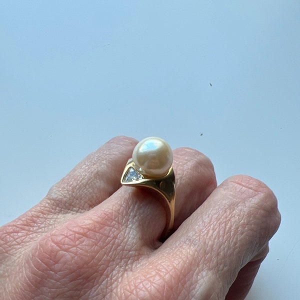 Vintage pearl ring 18K Gold plated white crystal diamond statement costume cocktail jewellery 1990s Large R S