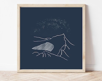 Impression d'art Striding Edge Helvellyn, art mural bleu nuit Lake District pour bureau, cadeaux de voyage pour lui, affiche Wainwright en plein air