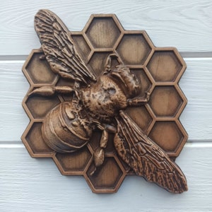 Carved bee, Natural honeycomb wood, Wall decoration in living room, Sign of wealth, Office decoration, Wooden bee, Honeycomb wood, Bees wood