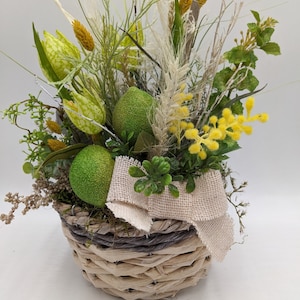 Summer arrangement lemon checkered flower grasses green