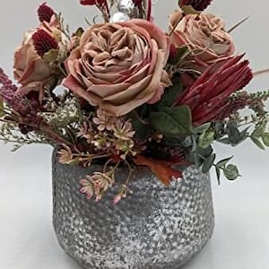 Arreglo otoñal, decoración otoñal, rosa, cardo, brezo, bayas, hierbas, rosa, plata