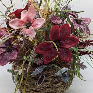 Autumn Arrangement Autumn Decoration Magnolia Heather Flowers Grass Pink Red