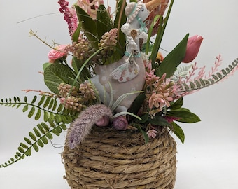 Summer arrangement Goose Hyacinth Bellis pink