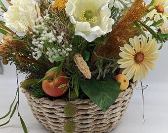 Herbstgesteck Herbstdekoration Apfel Mohnblüte Margerite Gräser Gelb Orange