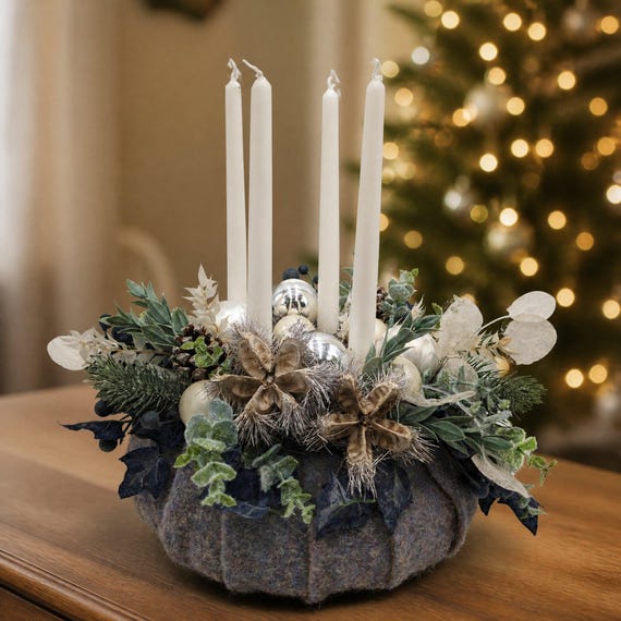 Adventskranz Kugeln Zapfen Eukalyptus creme silber