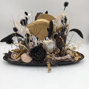 Summer arrangement maritime snail fish gold