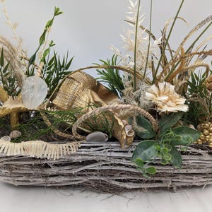 Summer arrangement maritime starfish snail berries gold