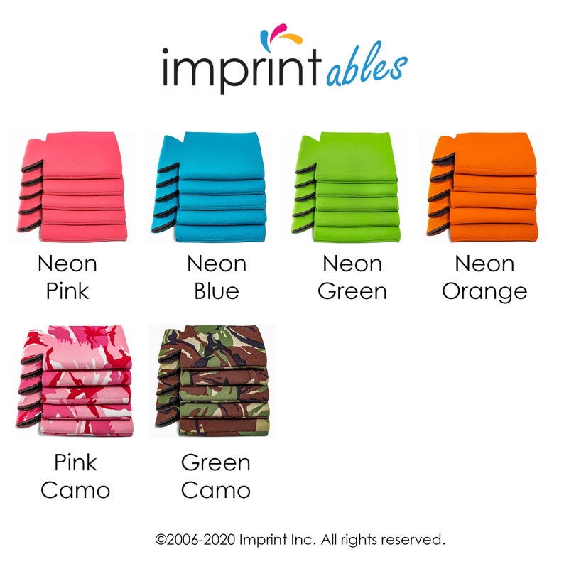 Puede incluir: Un conjunto de 10 enfriadores de latas de neopreno en varios colores, incluyendo rosa ne&oacute;n, azul ne&oacute;n, verde ne&oacute;n, naranja ne&oacute;n, camuflaje rosa y camuflaje verde. Los enfriadores de latas est&aacute;n apilados uno encima del otro. La imagen tambi&eacute;n incluye el texto "imprintables" y "&copy;2006-2020 Imprint Inc. Todos los derechos reservados."