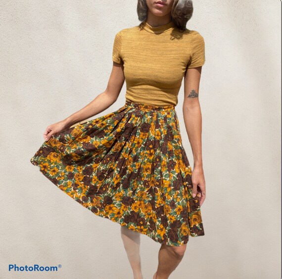 Vintage flower pattern skirt