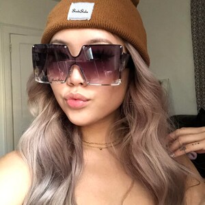 Kim kardashian black square sunglasses 2025