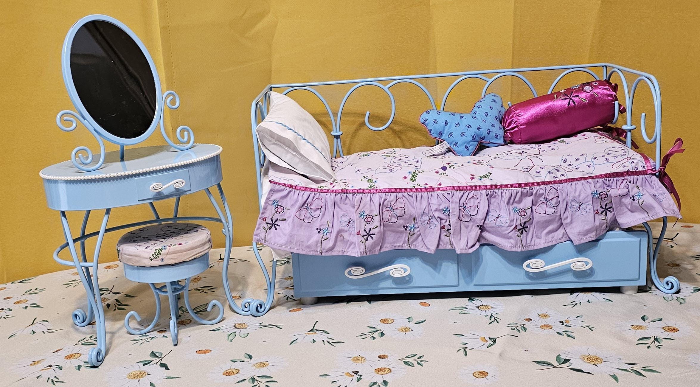 Pleasant Company American Girl Doll Bed W/ Box Curlique Trundle