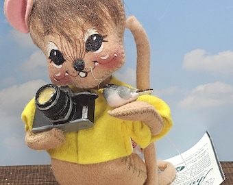 Vintage Annalee Snap Shot Mouse - 7" Brown Mouse Yellow Shirt with Camera - Hanging Tag Intact - Rare Annalee - Posable Legs Arms Tail