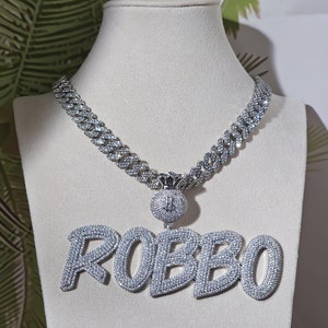 Collana con targhetta con nome in diamanti e borsa da un dollaro personalizzata ghiacciata, ciondoli con nome a catena cubana da 12 mm, collana personalizzata, regali di compleanno, gioielli personalizzati