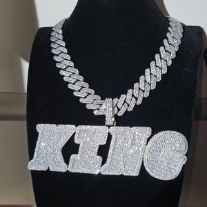 Collar de hip hop con letra cursiva en baguette grande, cadena cubana de 20 mm, colgante con nombre personalizado, collar personalizado, regalo de cumpleaños, joyería personalizada.