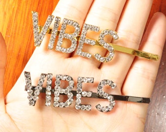 Crystal Rhinestone Fashion Word "VIBES" Haar Clip Accessoires, Cadeau voor haar, VIBES Hair Pin, VIBES Word Hair Barrettes