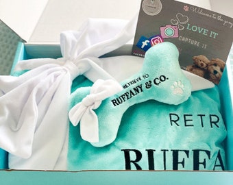 Luxury Custom Dog Gift.  Plush Unique Dog Blanket & Matching Bone Gift Set - Personalised Dog Gift.  New Puppy Gift - add a name!