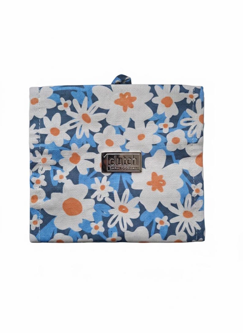 Pillfold XL Oversized Stylish Pill Organizer Daisies