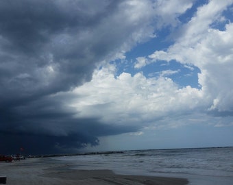 Nuages d'orage qui affluent