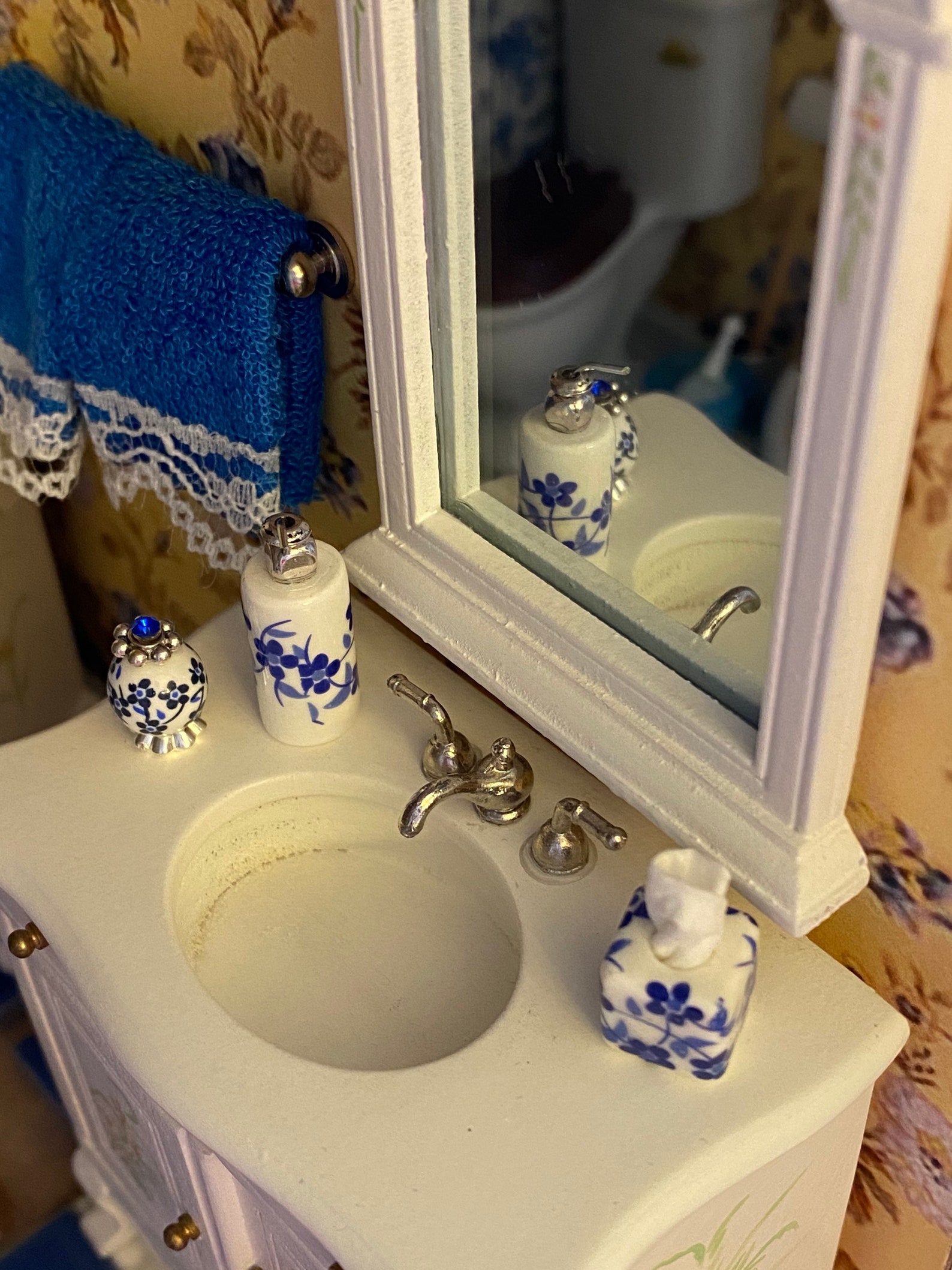 Dollhouse Miniature Bath Set 112 Scale Blue Floral Tissue Etsy Ireland