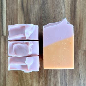 Pink Grapefruit Soap - 115g | Artisan soap made in Canada | small gift | natural ingredients | essential oil | vegan