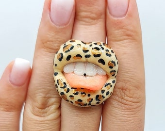 Leopard ring, Lips adjustable ring / Magnet/Keychain/ Pendant/brooch/Phone holder