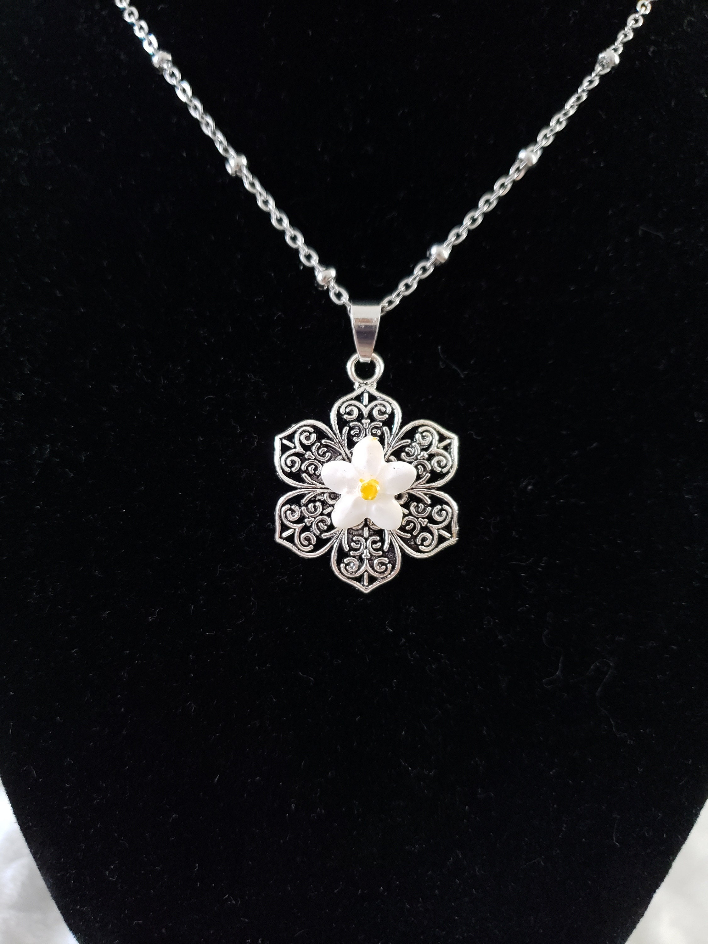 Filipiniana Jewelry Sampaguita Flower Charm and Metal Flower - Etsy Denmark