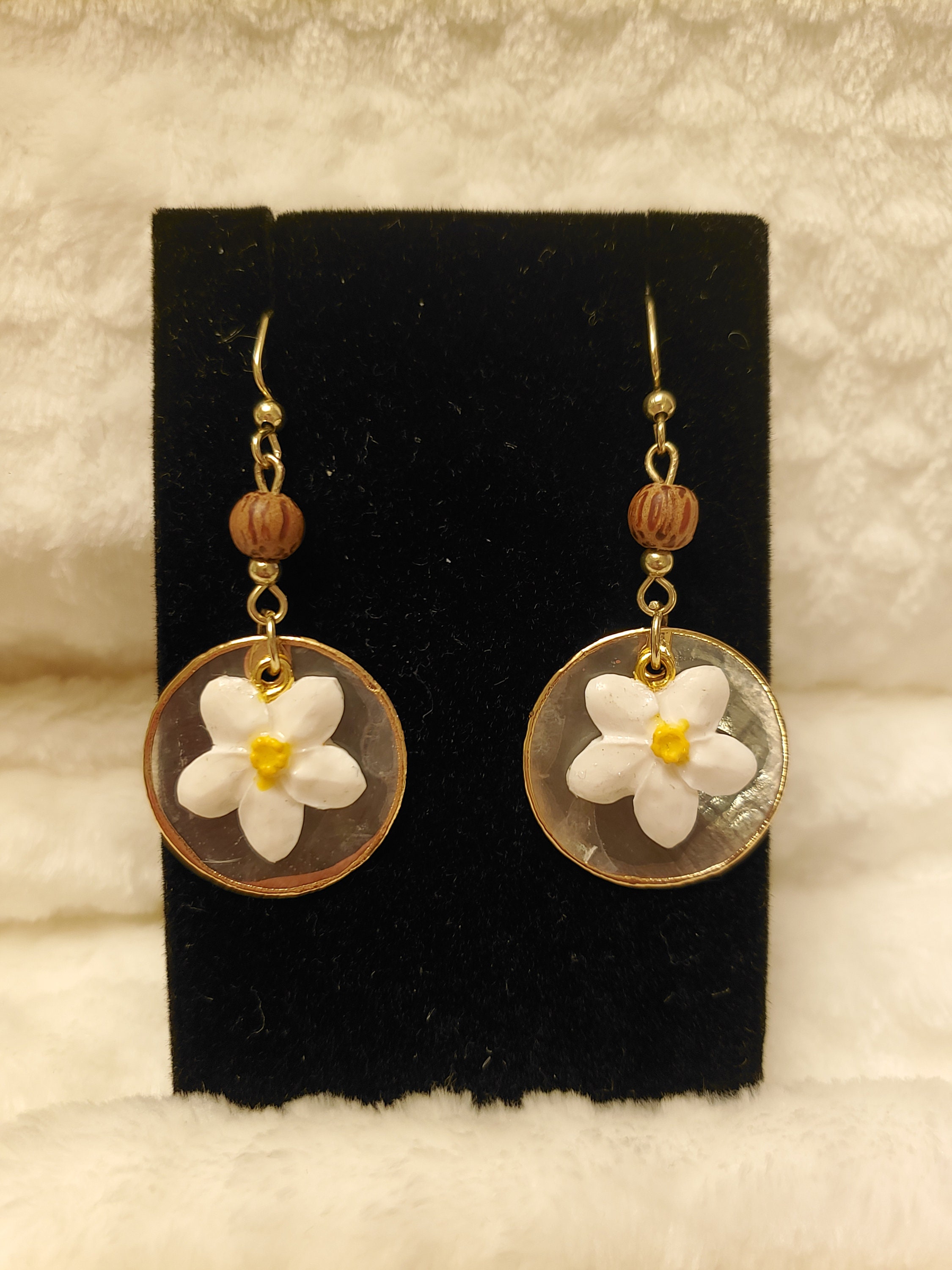 Pendientes de Sampaguita y Capiz - Etsy México